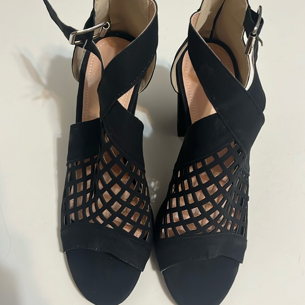 BRAND NEW black heels with zipper size 8